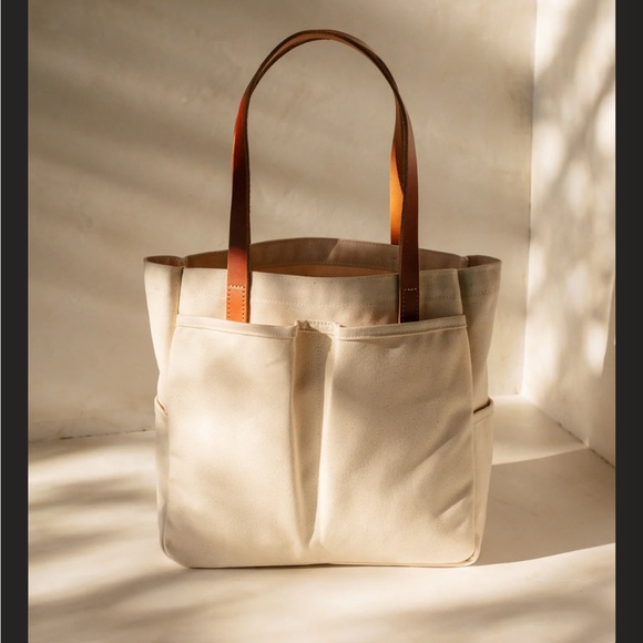 Joshu Vela utility tote in black canvas - Picture 7 of 9